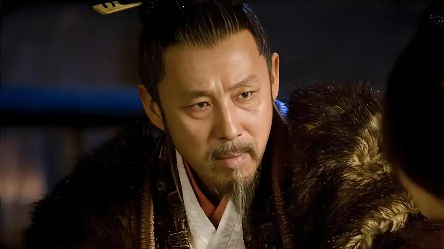 刘邦死了，吕后掌权。天子刚驾崩，长乐宫里烛影微动，夜半无人，一位权臣被召入后宫。