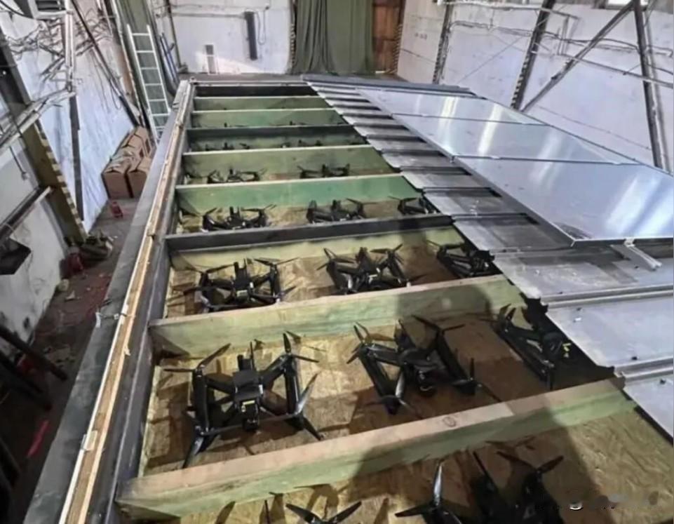 俄军前线日均投入的FPV无人机已达7000架，而国内的日产能攀升至15000架，