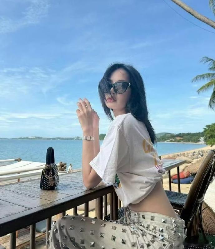 Lisa这裤子坐着不会屁股痛吗​​​