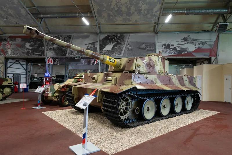 德军方威胁与俄开战，这就像好了伤疤忘了疼。二战时，希特勒发动对苏战争，他因极端反