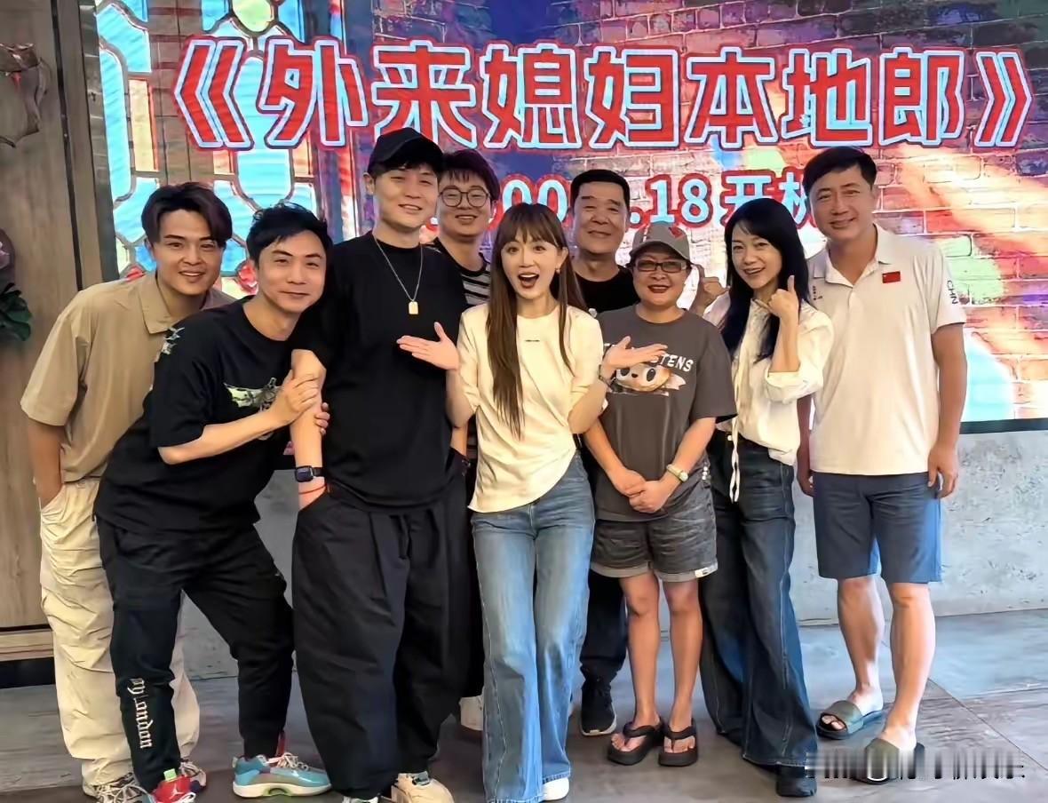 挣钱嘛，不寒碜！看看康天庥那小子，被珠江春晚那帮人阴阳成那样，这不还是硬着头皮回