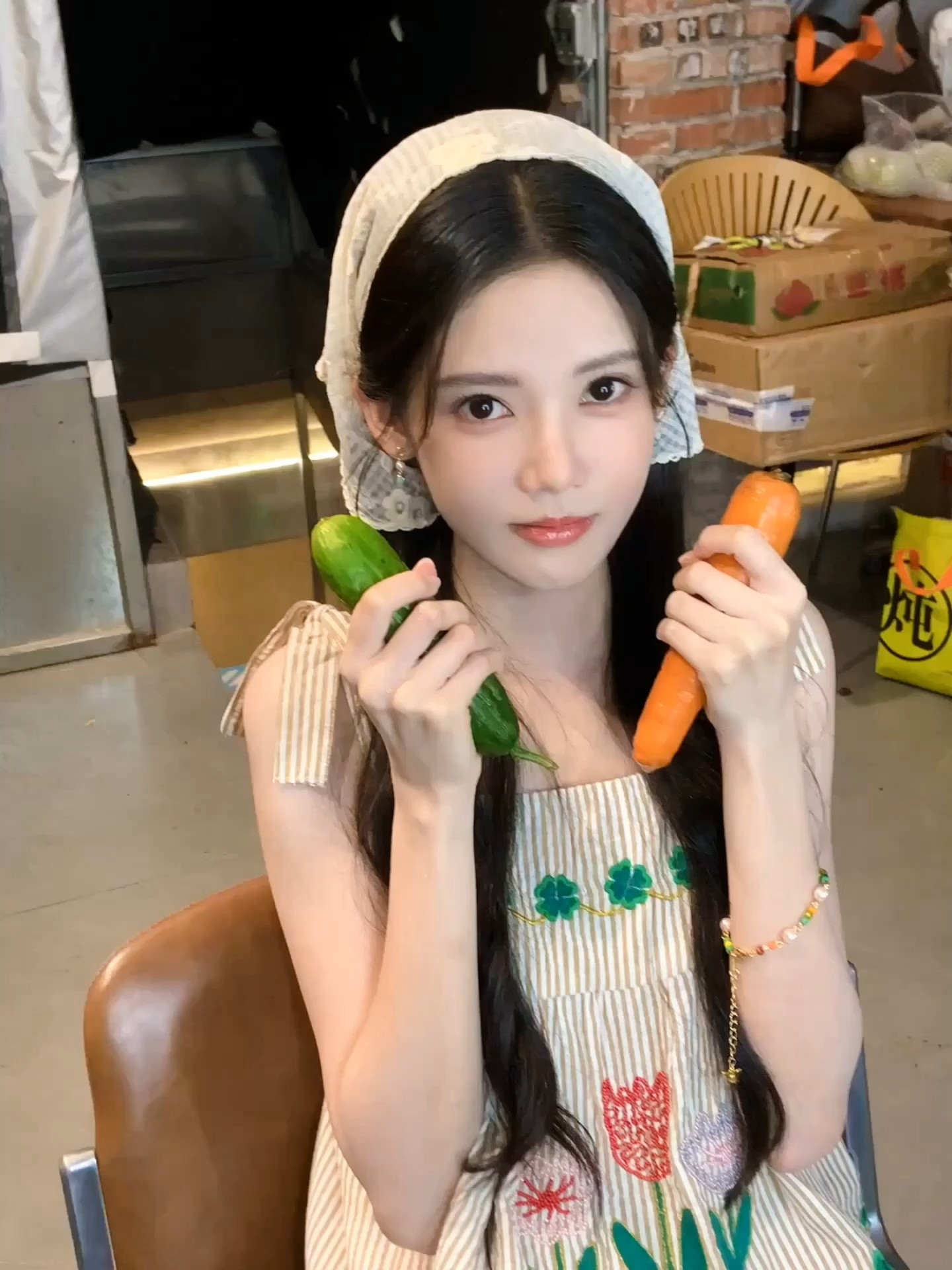 震惊：小兔兔竟然想炖自己截图的时候关注到了炖这个袋子哈哈