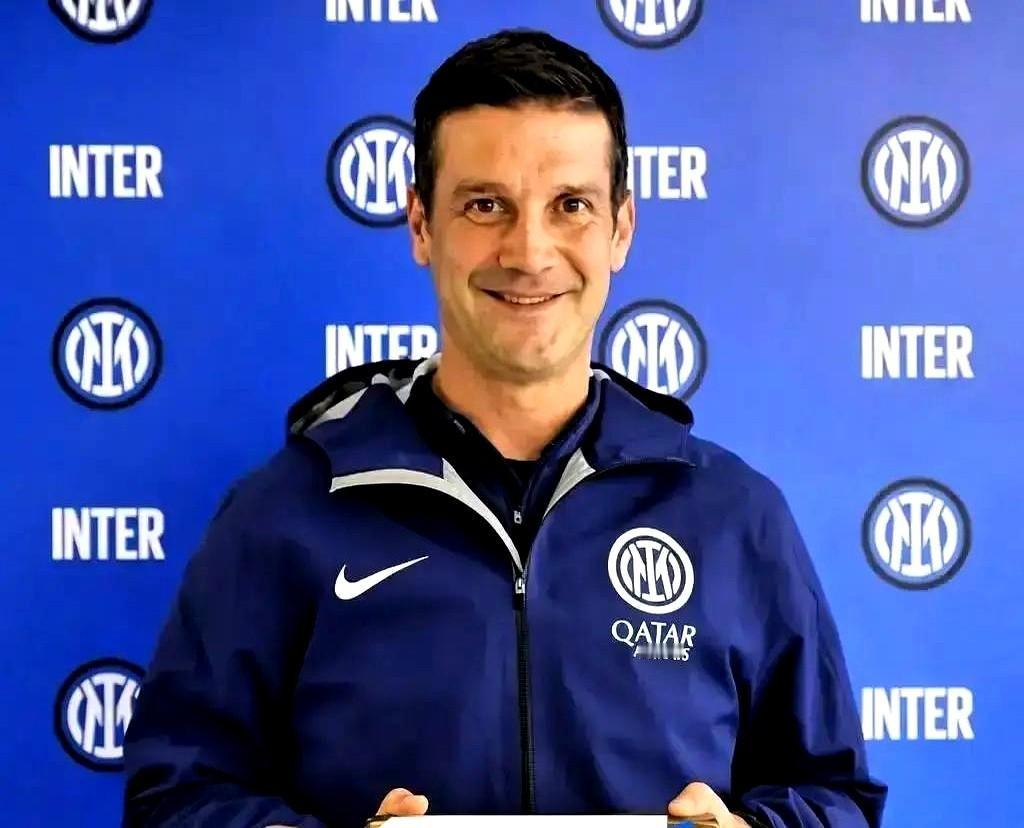 国米这操作有点迷，兜里没米还想抢埃德森。之前冬窗抢人那叫一个热闹，曼联热刺都