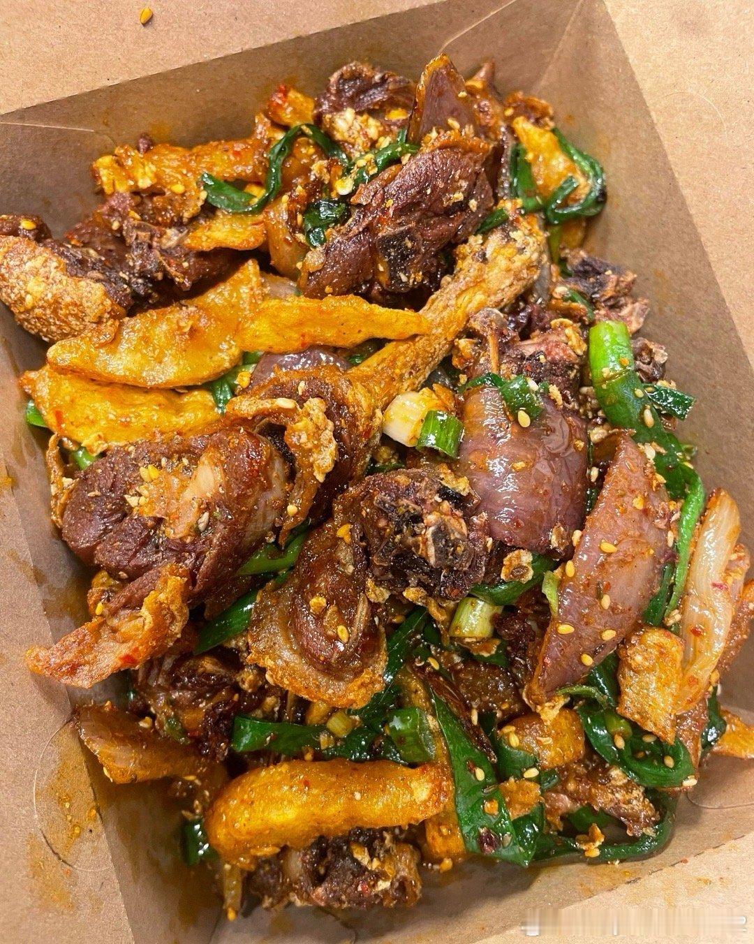 真可口的香酥鸭🦆，妈耶，真适合我胃口！看着都流口水了！我的天！吃起来，味道肯定