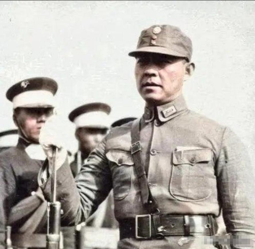 1938年，张自忠手下糟蹋了一个16岁的女孩，于是他命令所有士兵脱裤子检