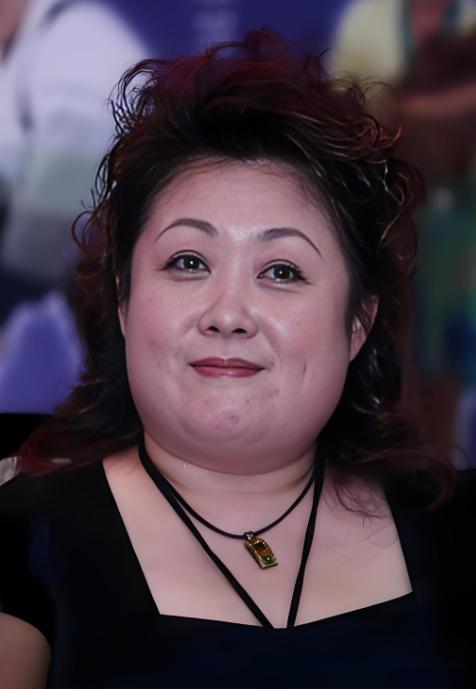 2017年，张海燕决定和小28岁的男友结婚，朋友替她着急：“燕儿，他不会是惦记你
