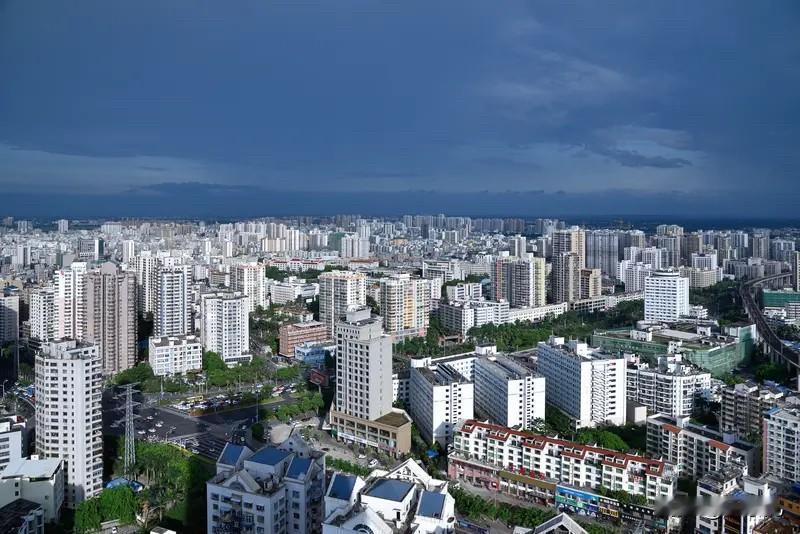 海口楼市：海口这几年房价回撤幅度不小，四年多数片区降幅超30%。秀英区从2.