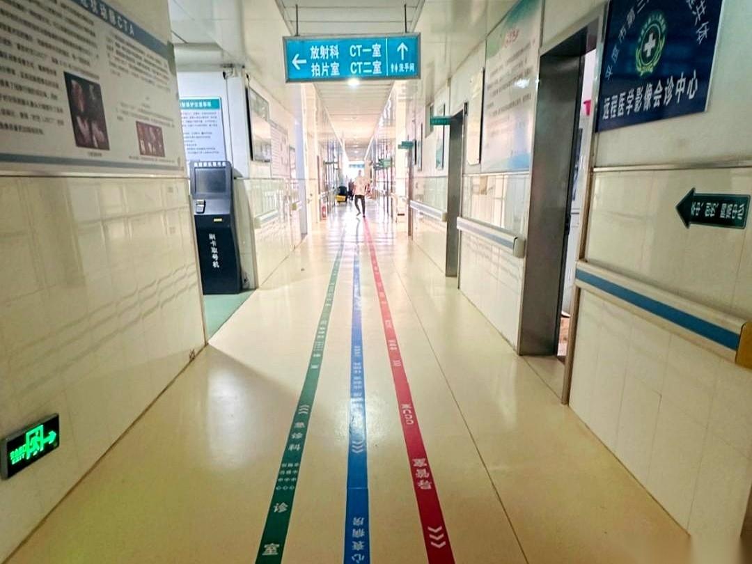 “你家老人死在我们这儿，把5楼搞成了凶宅，你们得赔钱。”这句话，是从一家医院嘴