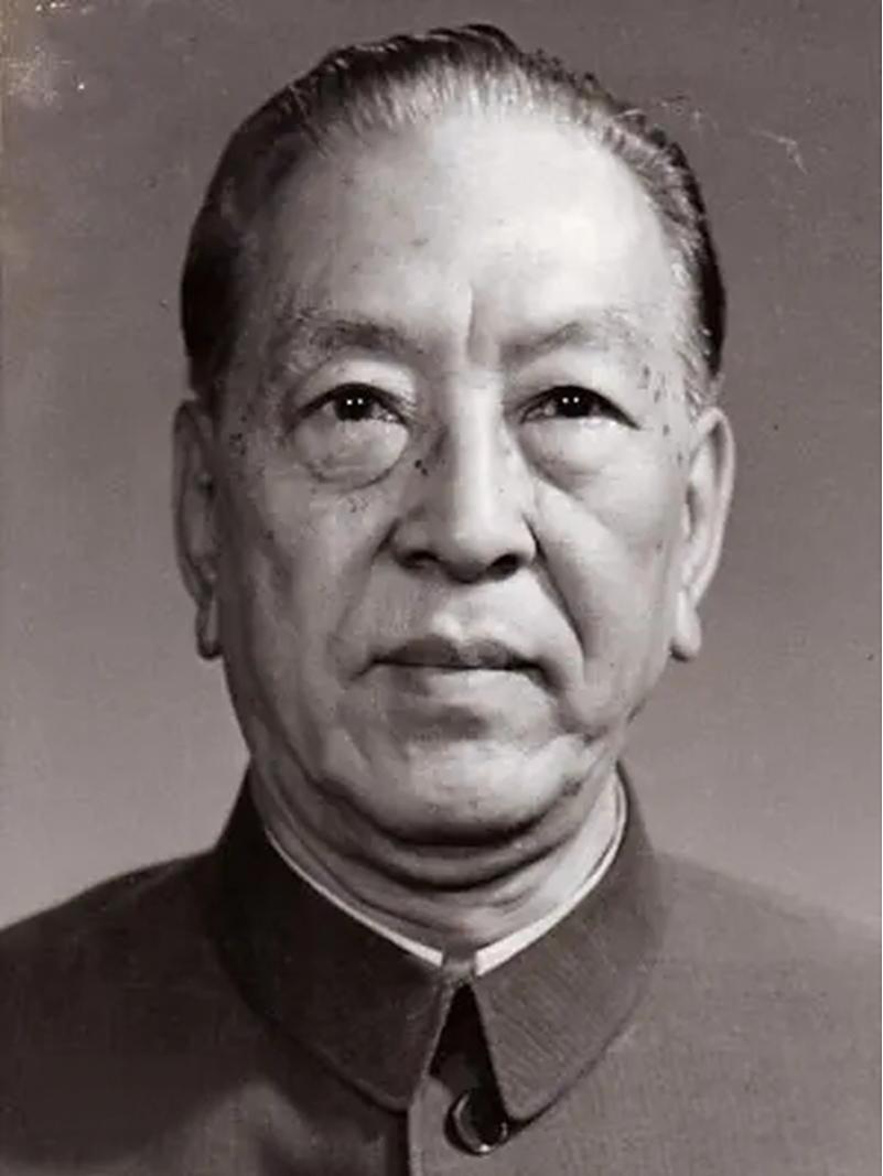 耿飚亲历回忆陈赓大将逝世，周恩来总理在广州闻知哭泣。耿飚回忆说：“1961年