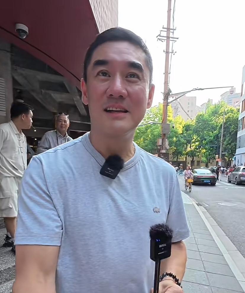 大家还记得吴大维吗？你敢相信吗？他今年都59岁了！他给我的印象最深的就是他