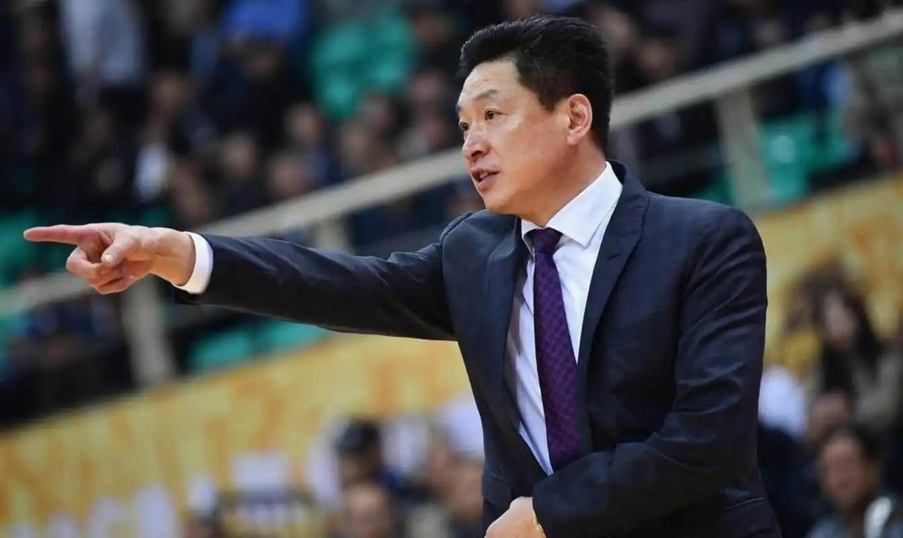 广东的下一个易建联，还得李春江来。  这个名字，不只是老广东球迷心中的记忆