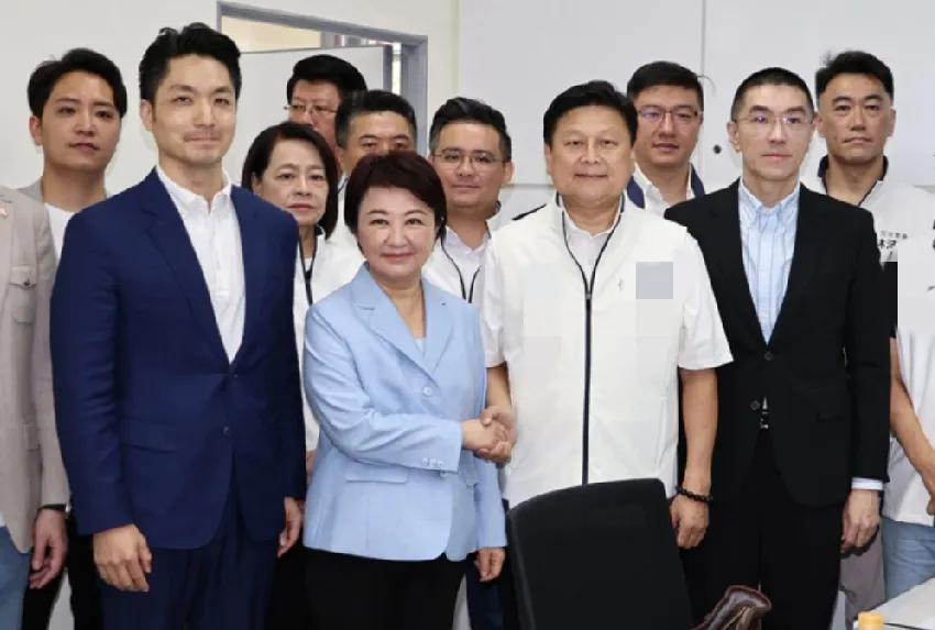 多少人上凯道才能让赖道歉、卓荣泰辞职？4万人参与民调令人大跌眼镜！7月25日蓝