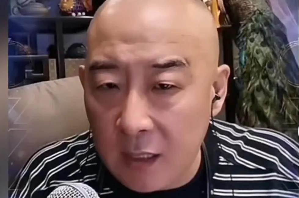 杨议徒弟贾斯文怒怼老汪，贾斯文说，你还跑到杨爷爷灵堂大喊大叫，还说什么老头儿下辈