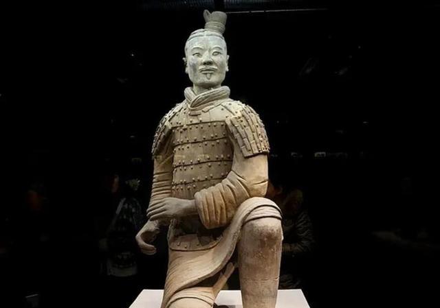 1994年，西安一架飞机起飞不到十分钟突然解体，160名乘员无一生还。紧接着人们