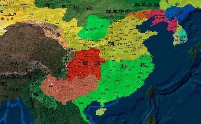 问大家一个问题：三国里谁打仗最离谱？很多人会脱口而出——孙权。合肥之战，张辽带着