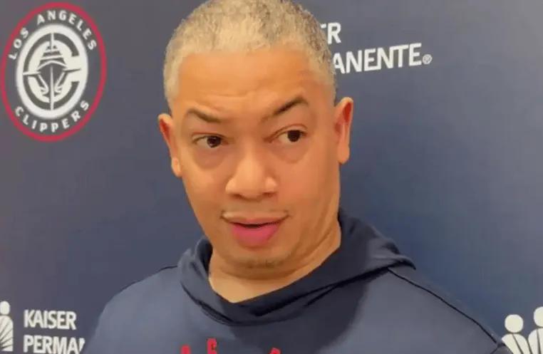 泰伦卢：在快船这个地方，还没人敢问老子为啥？记者：快船赛后拒绝安排主教练泰伦-