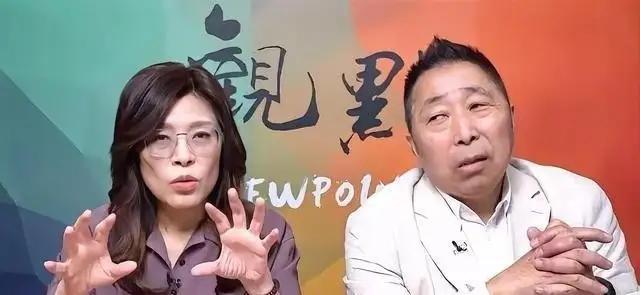 郑丽文夸大陆文化自信，被唐湘龙当场怒怼一脸茫然，给所有岛内政客画了个像！