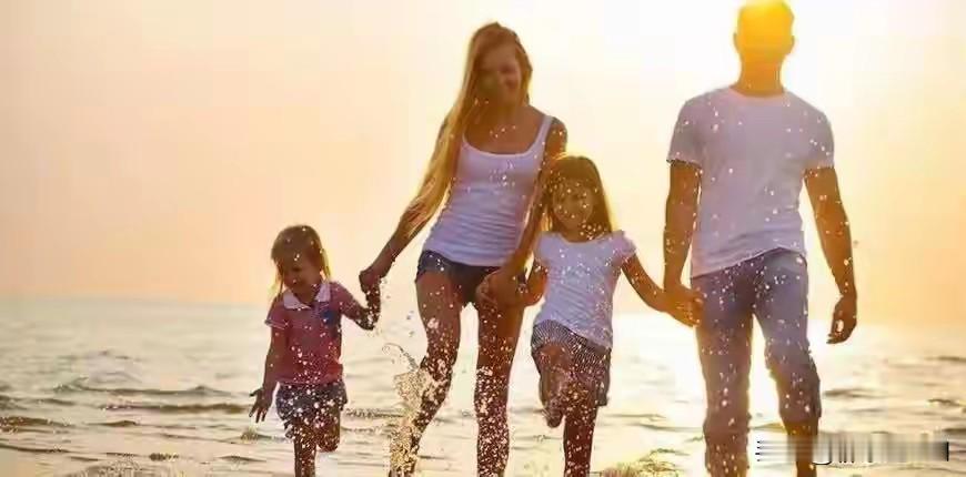 看清人性，生活不会踩坑。人性真相十条：1、这世界其实就你一个人。人活一辈子，说