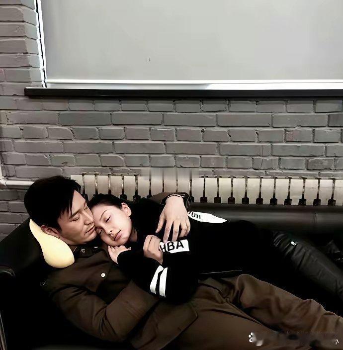 黄晓明以前真的好爱她