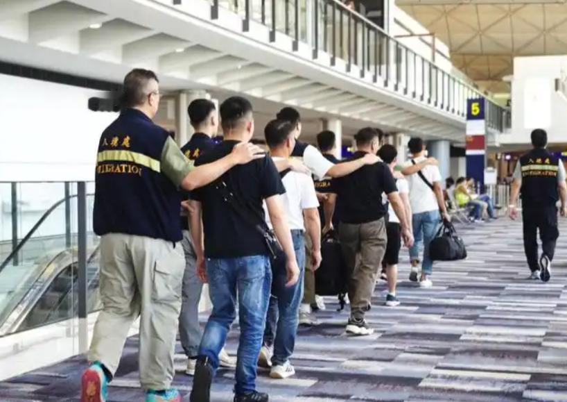 国家正式重拳出手！全国大范围整治非法移民、非法滞留乱象。多部门联动严查清缴，