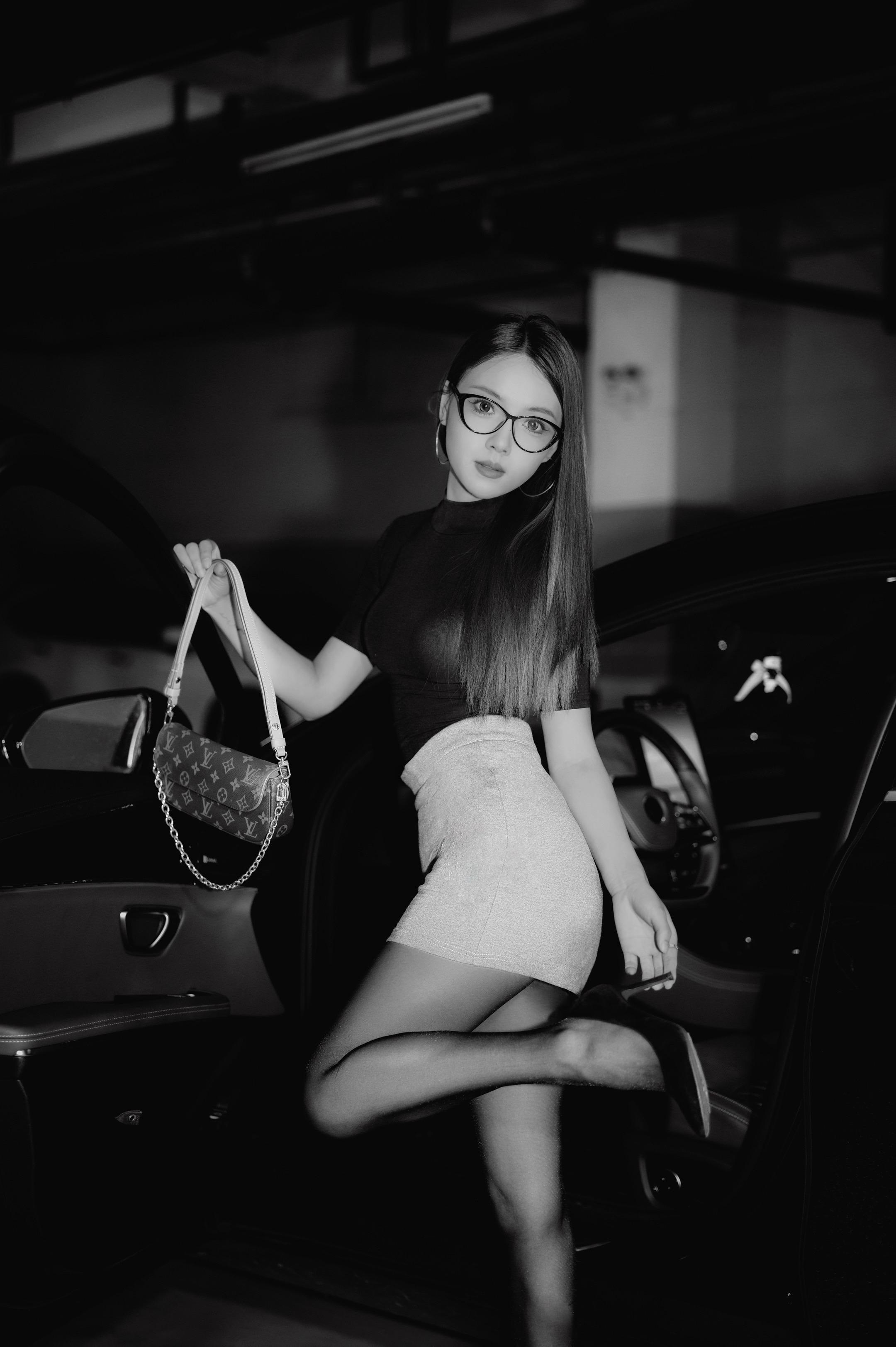 地下车库出个片📸