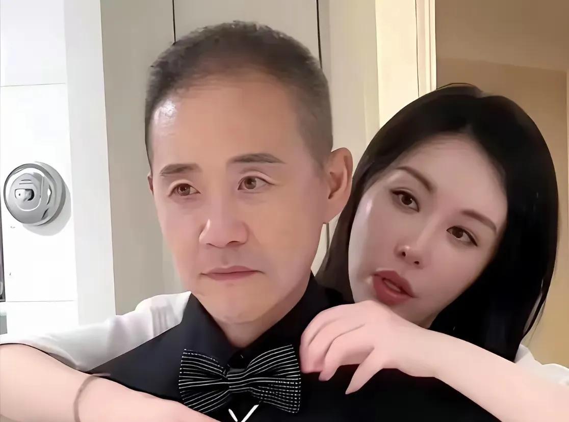 王石不服老也不行，毕竟是74的老人了，都超过孔圣人孔子的73年龄了，是真的老了，