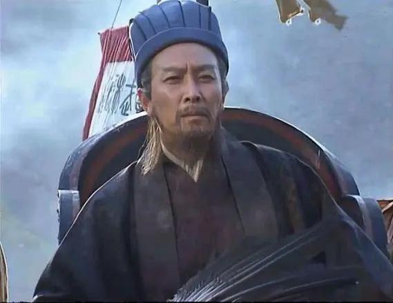 诸葛亮那么聪明，为什么不自己单干当皇帝？3点原因很现实公元223年春，永
