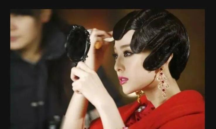 张宗昌部下看上了个妓女，赎身费3000元，去找张宗昌借钱，张宗昌一听，哈哈大笑：