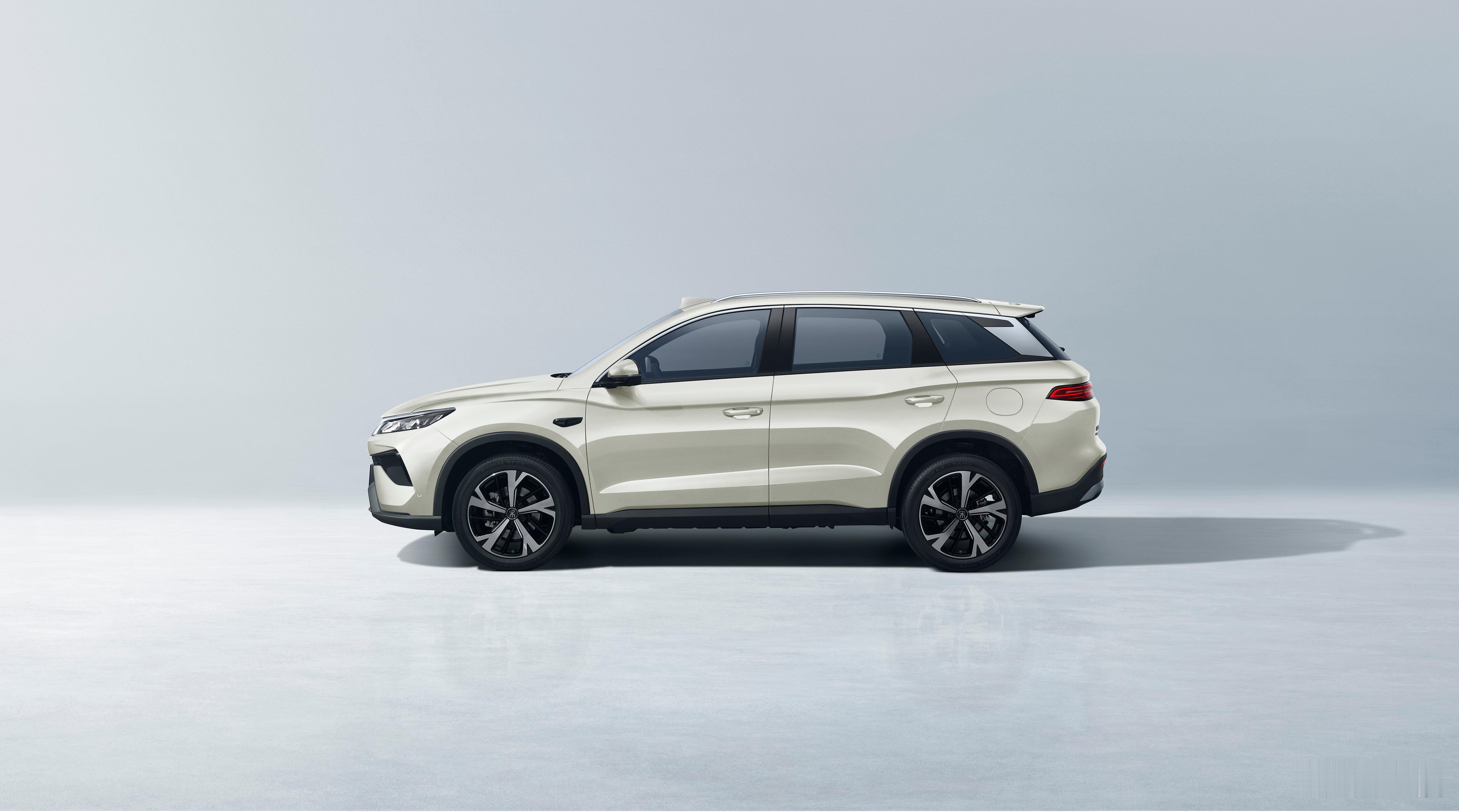 现在10万块不到，就能买到续航220公里的插混紧凑型SUV了这就是刚刚上市的比亚