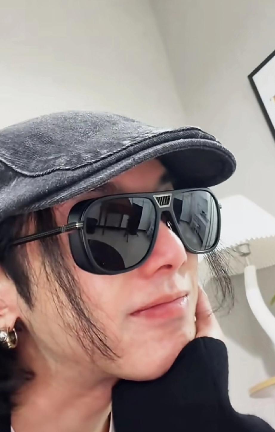 说到底，华晨宇还是太贪心了！要知道别人家的歌手开演唱会大多数都是直接往体育馆