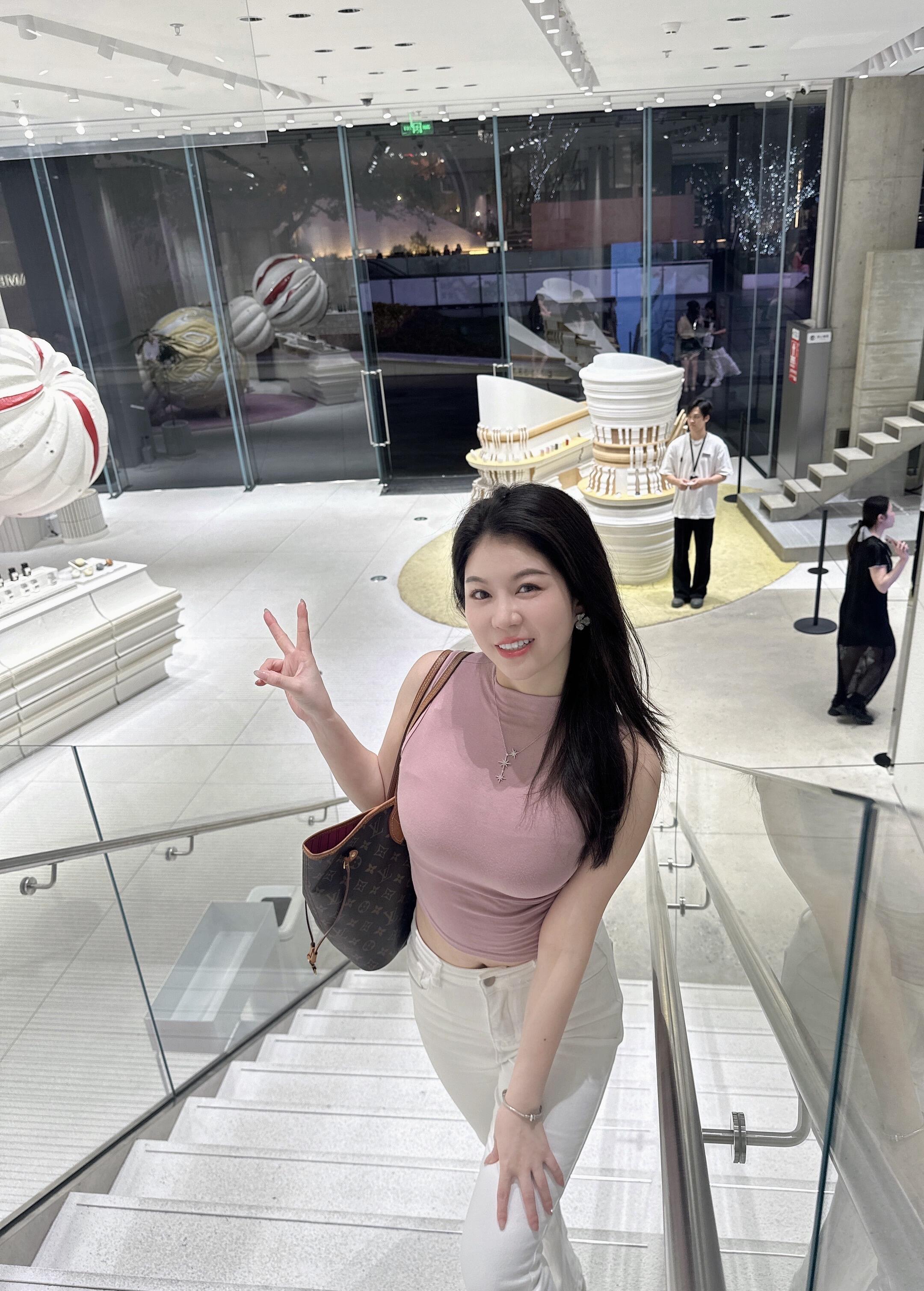 今天一个人来旅游没搭子。