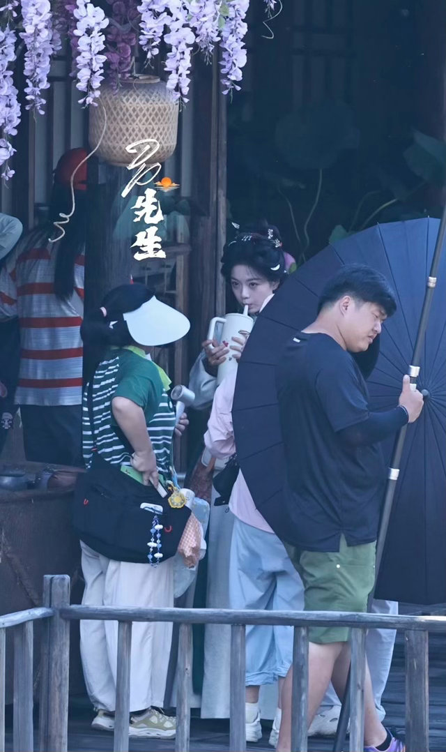 赵今麦《一念江南》飞贼造型路透图，来看看如何？