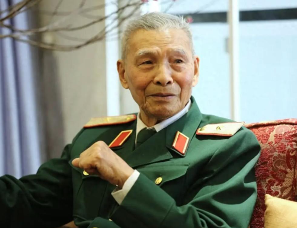 越南少将阮德辉道出尘封秘闻！当年我军凯旋回撤，明明是绝佳追击机会，越军重兵在手却