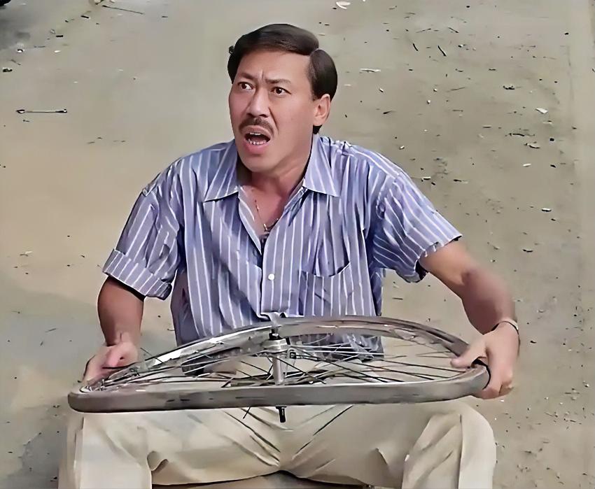 天啊，冯淬帆，你藏的真是太深了！查了才知道，81岁的冯淬帆竟然在年轻时演