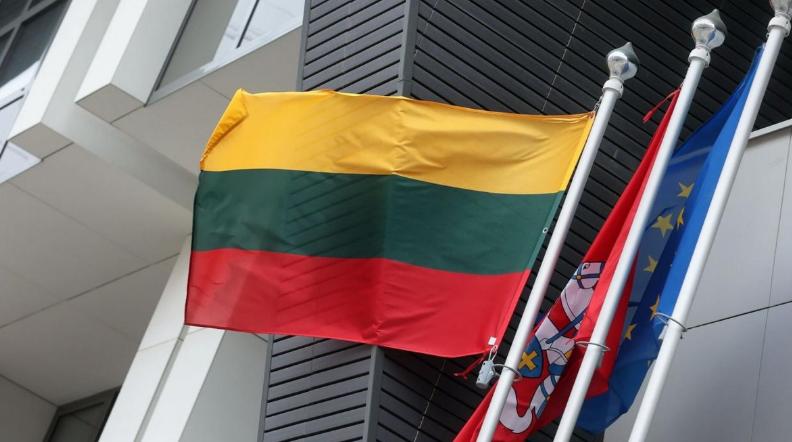 英国、芬兰、加拿大相继访华后，立陶宛总统急了，要求中方先释放善意，让自己访华！