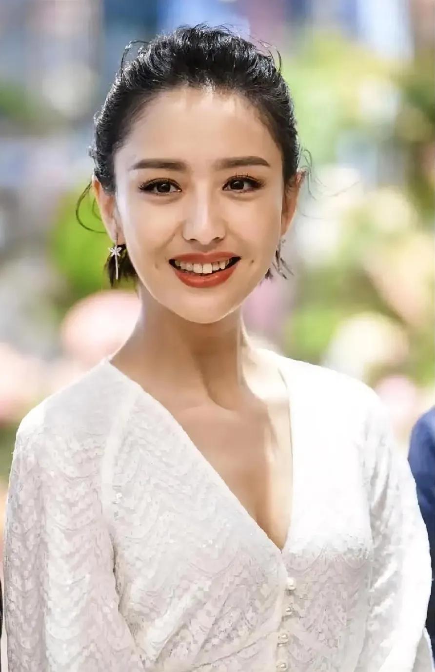 陈思诚，才是娱乐圈的真男人！虽然和前妻离婚了，但是爱过的女人能尽量照顾到，