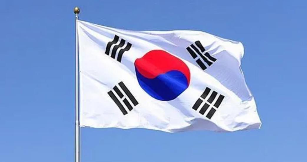 韩国国旗太极旗又被翻出了“老底”：那旗面上标志性的红蓝太极图案以及四个卦象，竟然