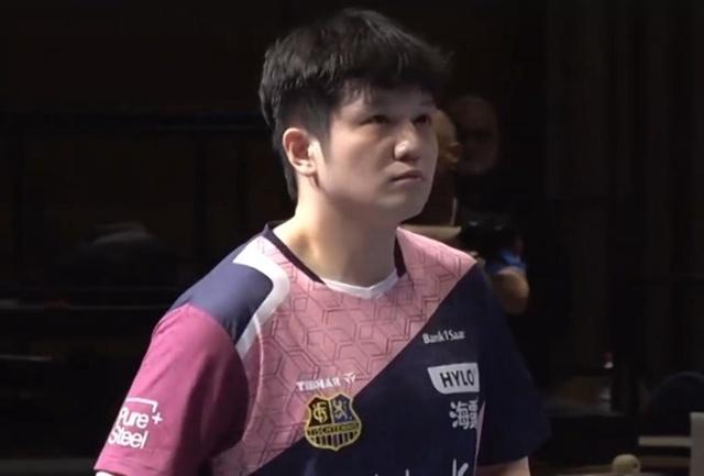 樊振东狂轰11-1，率队闯入乒乓球欧冠8强，复刻C罗庆祝动作！北京时间12月2