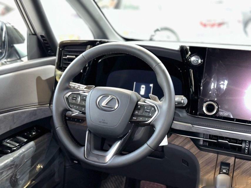 四座雷克萨斯LM350h开票146万车价125万有需要抵大额税的别错过，落公司户嘎嘎合适！裤衩子都赔
