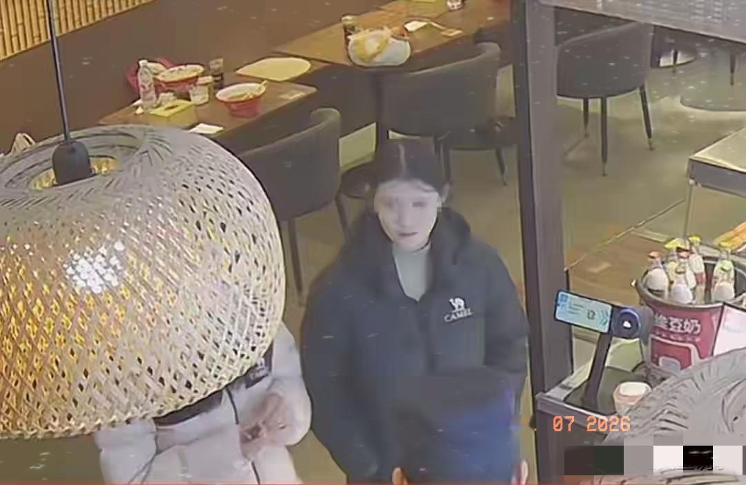 徐州女大学生餐馆讹钱后续！正脸曝光颜值惊艳家人轮番找上门真相太气人徐州这起