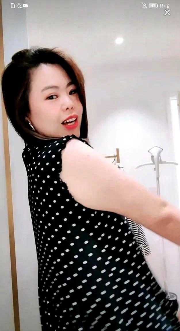百元批发市场地摊货，非要装成千元高档名牌波点裙，嘴里有一句实话吗，所谓的千元衣服
