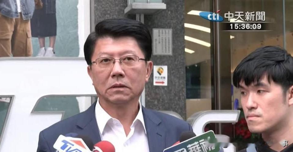 陈以信退出台南市长初选谢龙介感谢团结！上个月，国民党“立委”陈以信突然宣布投