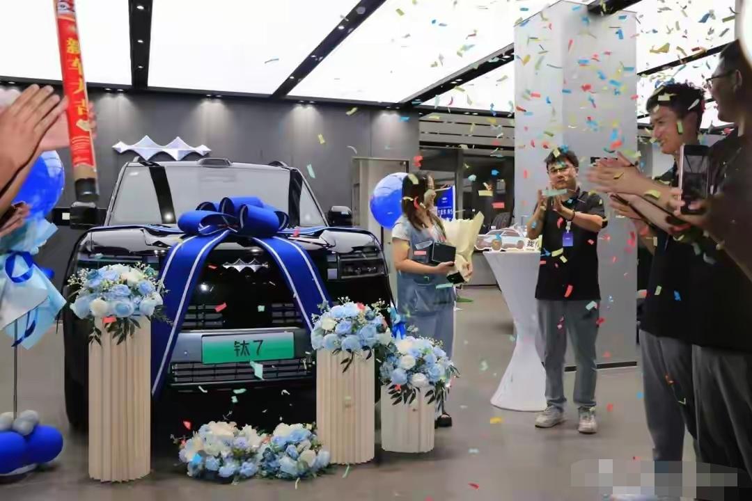 比亚迪这波属实杀疯了！国庆假期10月1日-10月6日，新增订单超23.6万台