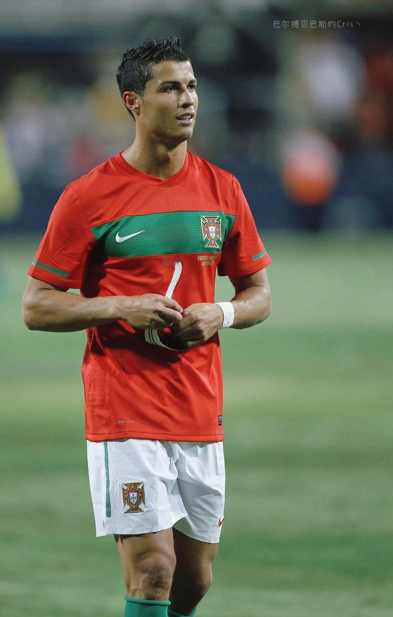 C罗c罗世界杯2010年，鲜红稚嫩