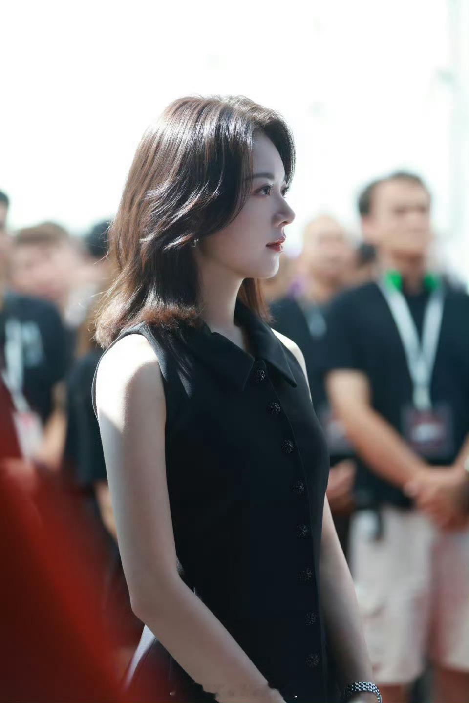 赵今麦路透美成这样了赵今麦好美啊啊啊啊！！熟女感​​​
