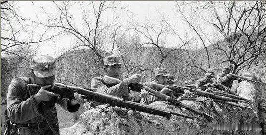 1938年冀中那一夜，哨兵被勒死后，吕正操用两挺重机枪告诉所有人：谁说东北军只会
