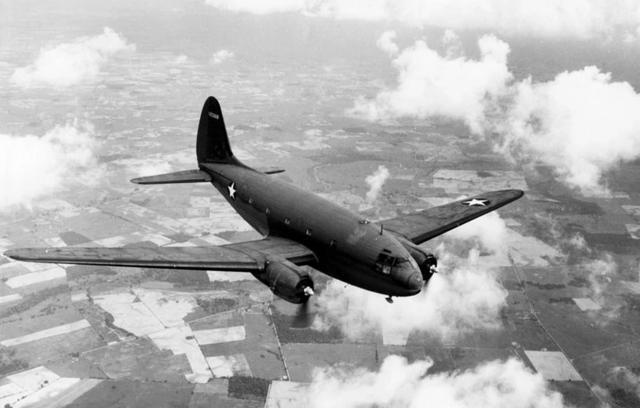 1949年2月20日凌晨，国民党空军少尉杨保庆趁人不注意，悄悄登上一架停在西安机