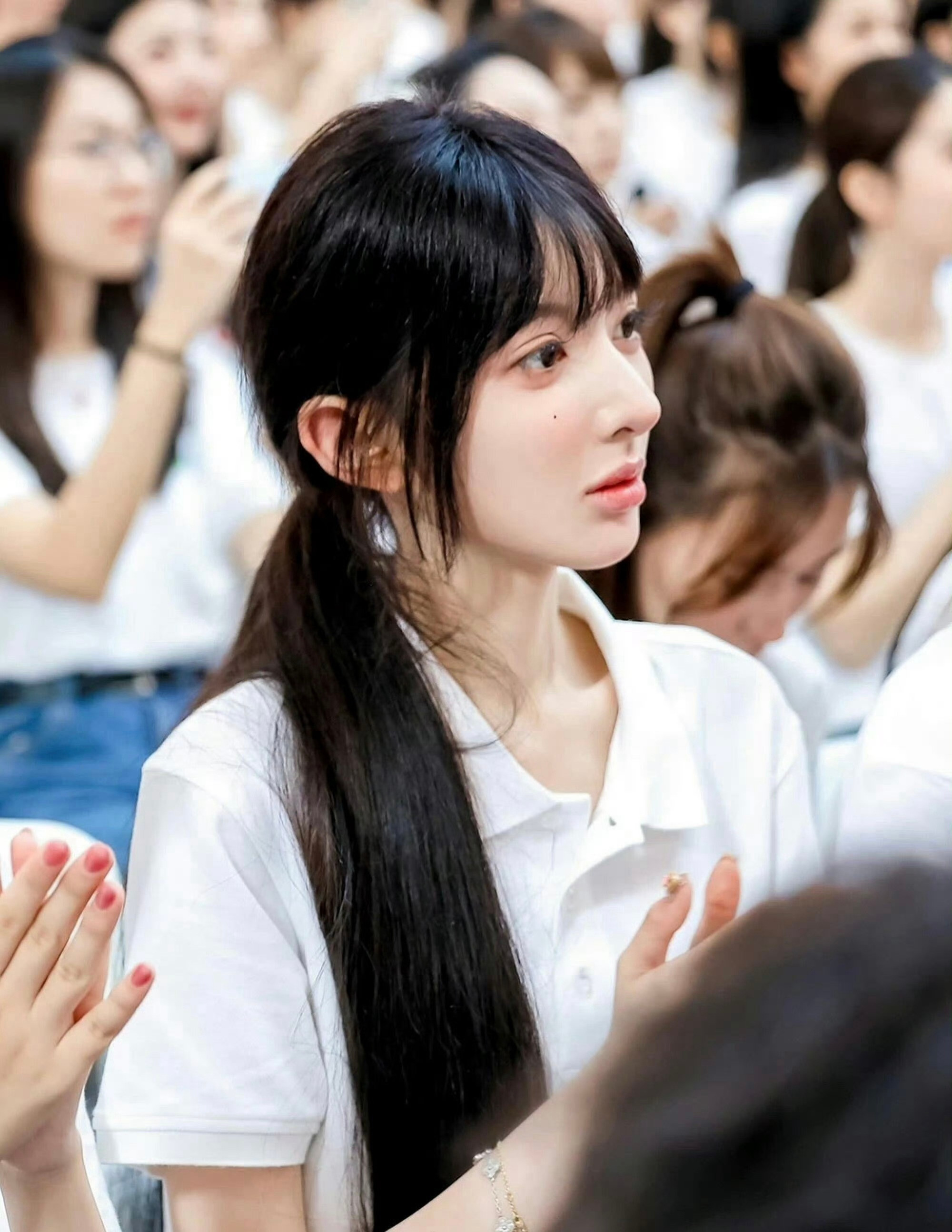 被擦妆5次的艺考女生，亮相中传开学典礼