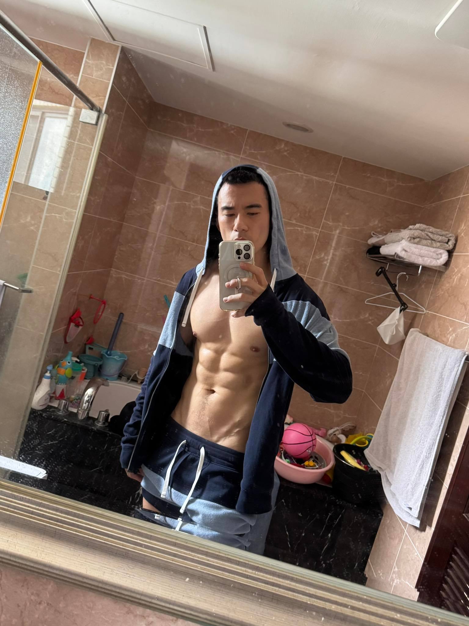 JR纪言恺分享40岁生日自拍🤳​​​