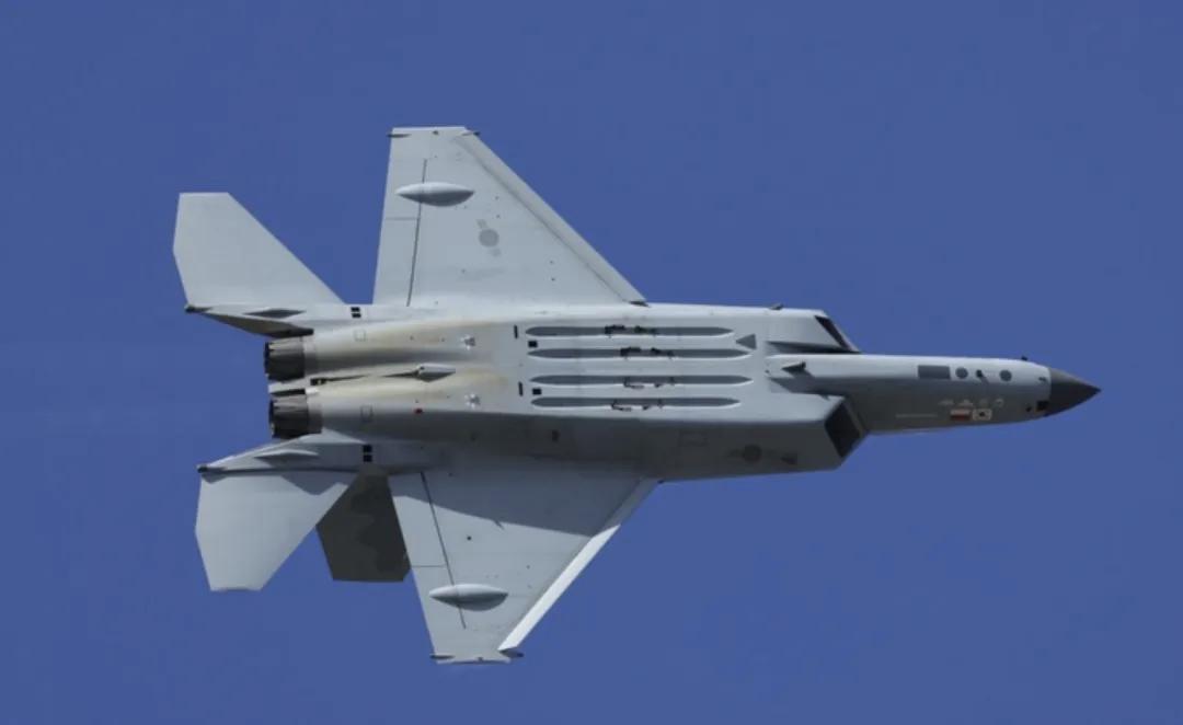 菲律宾和韩国签订协议，紧急采购20架的KF21战斗机了。之所以说这次菲律宾是“紧